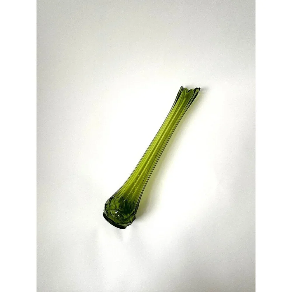 MCM LE Smith Dominion Green Glass Swung Stretch Vase - Picture 9 of 10